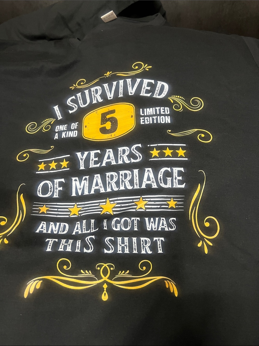 Source Unknown Black Graphic Tee with Yellow and White Print